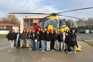 Die Schulsanitäter*innen besuchen die BG-Unfallklinik und den Rettungshubschrauber